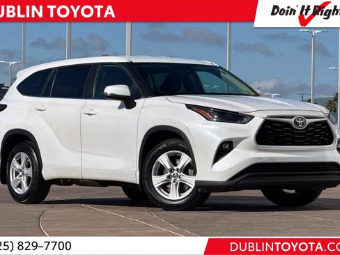 Certified 2024 Toyota Highlander LE image 1