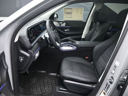 New 2026 Mercedes-Benz GLS 450 4MATIC image 18
