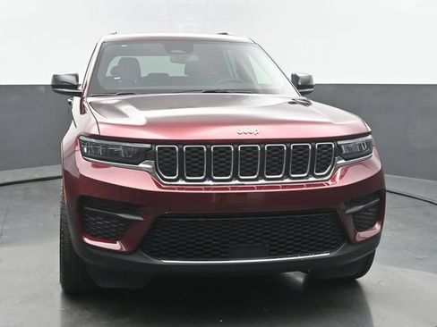 Used 2024 Jeep Grand Cherokee Laredo AWD/4WD image 8