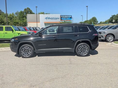 New 2026 Jeep Cherokee Laredo AWD/4WD image 2