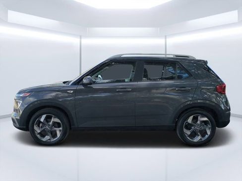 Used 2024 Hyundai Venue SEL FWD image 6
