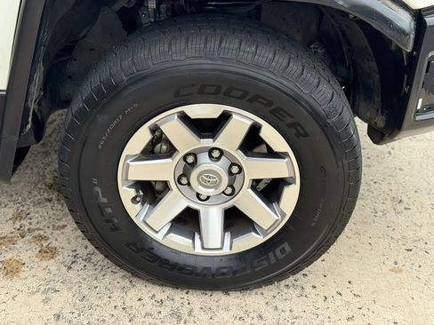 Used 2014 Toyota FJ Cruiser 4WD w/ Upgrade Package image 38