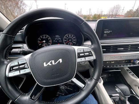 Used 2022 Kia Telluride S image 16