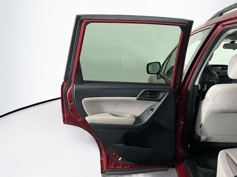 Used 2018 Subaru Forester 2.5i Premium w/ All-Weather Package image 25