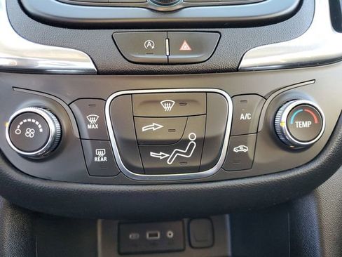 Used 2023 Chevrolet Equinox LT image 27