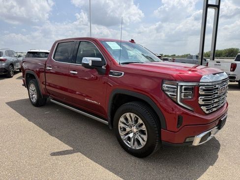 Used 2023 GMC Sierra 1500 Denali w/ Denali Carbonpro Edition AWD/4WD image 12