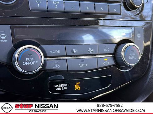 Used 2017 Nissan Rogue Sport SV image 28