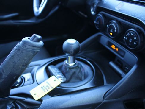 Used 2016 MAZDA MX-5 Miata Club image 22