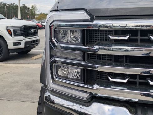 New 2025 Ford F550 4x4 Crew Cab Super Duty image 9