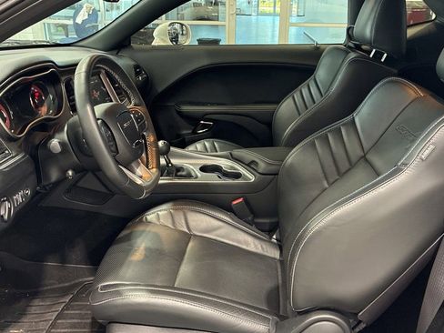 Used 2019 Dodge Challenger SRT Hellcat w/ Laguna Leather Package RWD image 3