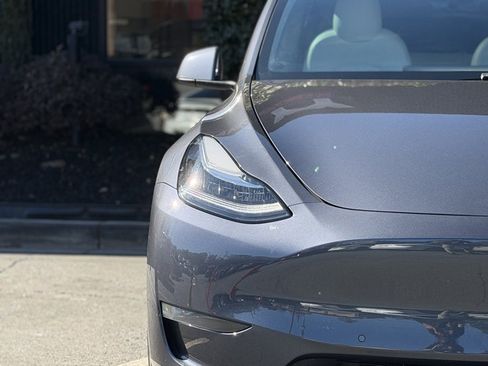 Used 2020 Tesla Model Y Performance image 6