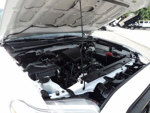 Used 2020 Toyota Tacoma SR image 39