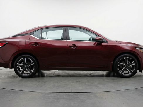 Used 2025 Nissan Sentra SV FWD image 11