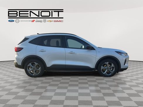 Used 2025 Ford Escape ST-Line w/ Equipment Group 301A image 4