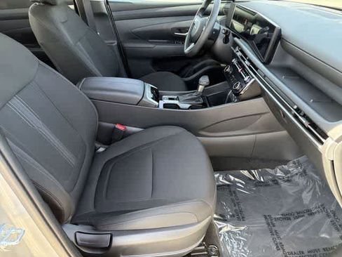 Certified 2025 Hyundai Tucson SEL image 18