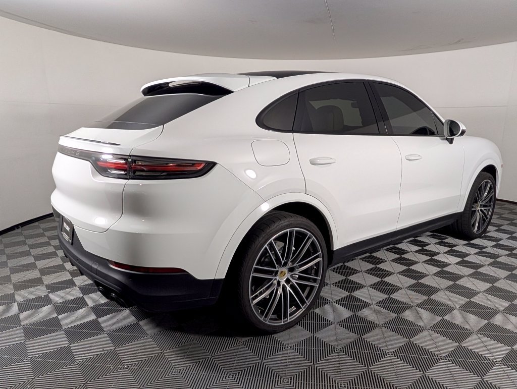 Used 2022 Porsche Cayenne Platinum Edition AWD/4WD image 7