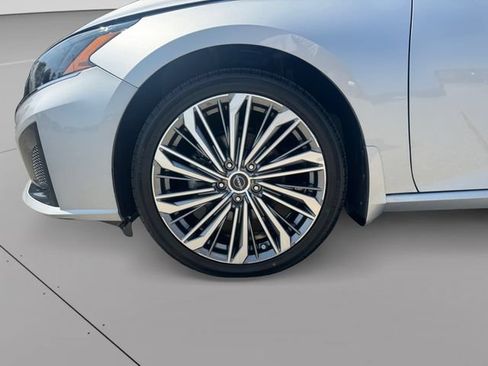 Used 2023 Nissan Altima 2.5 SL AWD/4WD image 9