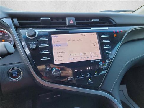 Used 2020 Toyota Camry XSE FWD image 17