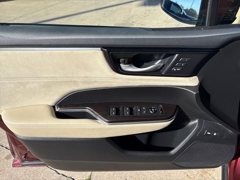Used 2018 Honda Clarity Touring image 11