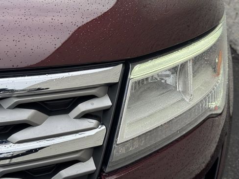 Certified 2018 Ford Explorer Limited w/ Equipment Group 301A image 5