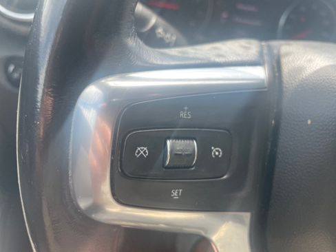 Used 2020 Chevrolet Blazer LT w/ Sound & Technology Package FWD image 24