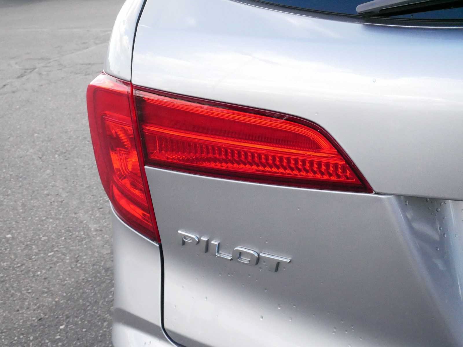 Used 2016 Honda Pilot Elite image 17