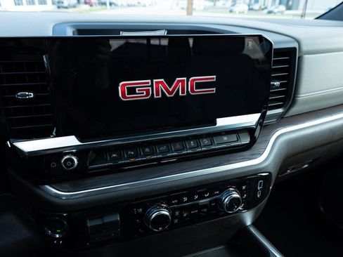 New 2026 GMC Sierra 1500 SLT AWD/4WD image 12