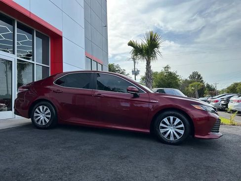 Used 2019 Toyota Camry LE image 7