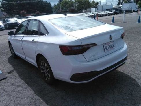 Used 2024 Volkswagen Jetta S FWD image 3