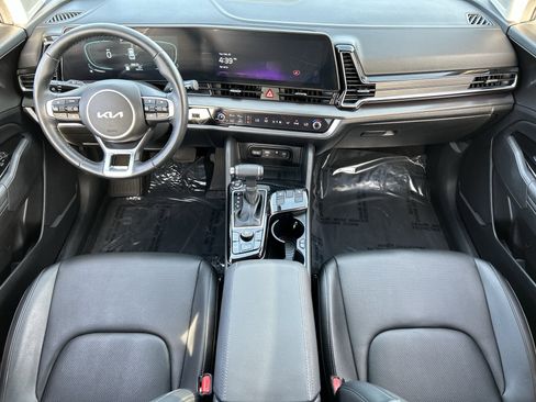 Used 2025 Kia Sportage EX image 14