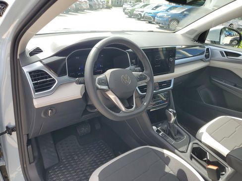 New 2025 Volkswagen Taos SE image 16
