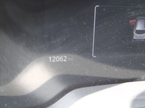 Used 2023 Toyota Corolla Cross XLE w/ Convenience Package image 11