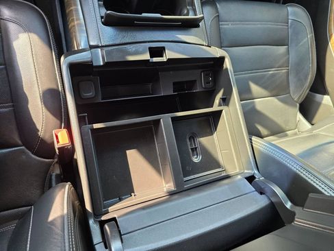 Used 2018 GMC Yukon Denali w/ Denali Ultimate Package AWD/4WD image 25