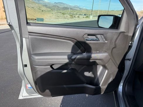 New 2026 GMC Canyon Elevation w/ Convenience Package image 17