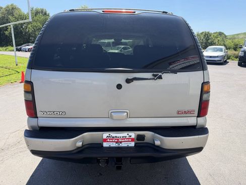 Used 2005 GMC Yukon Denali AWD/4WD image 4