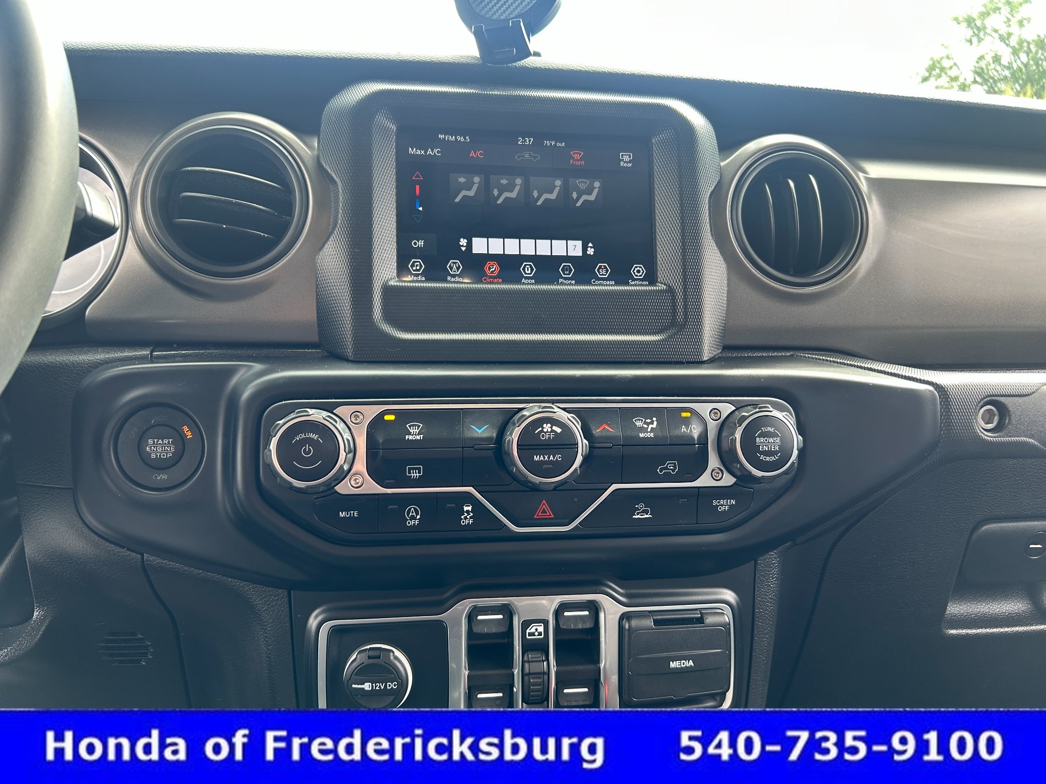 Used 2023 Jeep Gladiator Sport AWD/4WD image 20