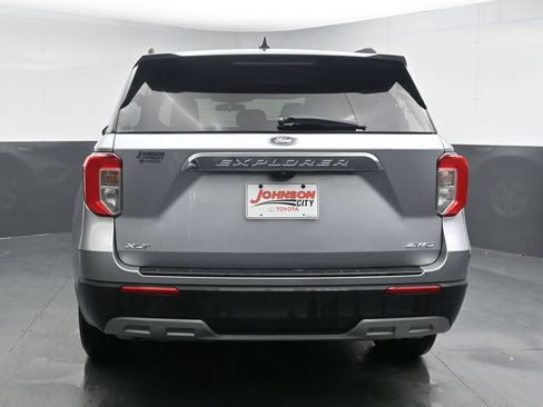 Used 2024 Ford Explorer XLT w/ Equipment Group 202A AWD/4WD image 7