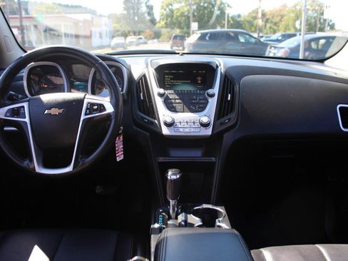 Used 2016 Chevrolet Equinox LTZ w/ Enhanced Convenience Package FWD image 11