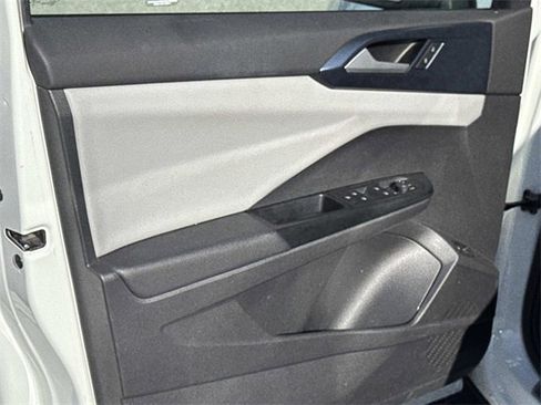 Used 2022 Volkswagen Taos SE image 18