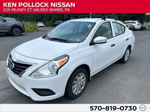 Used 2016 Nissan Versa S FWD image 1