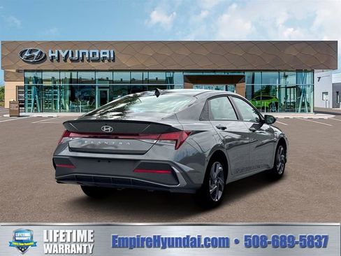 New 2026 Hyundai Elantra Sport FWD image 7