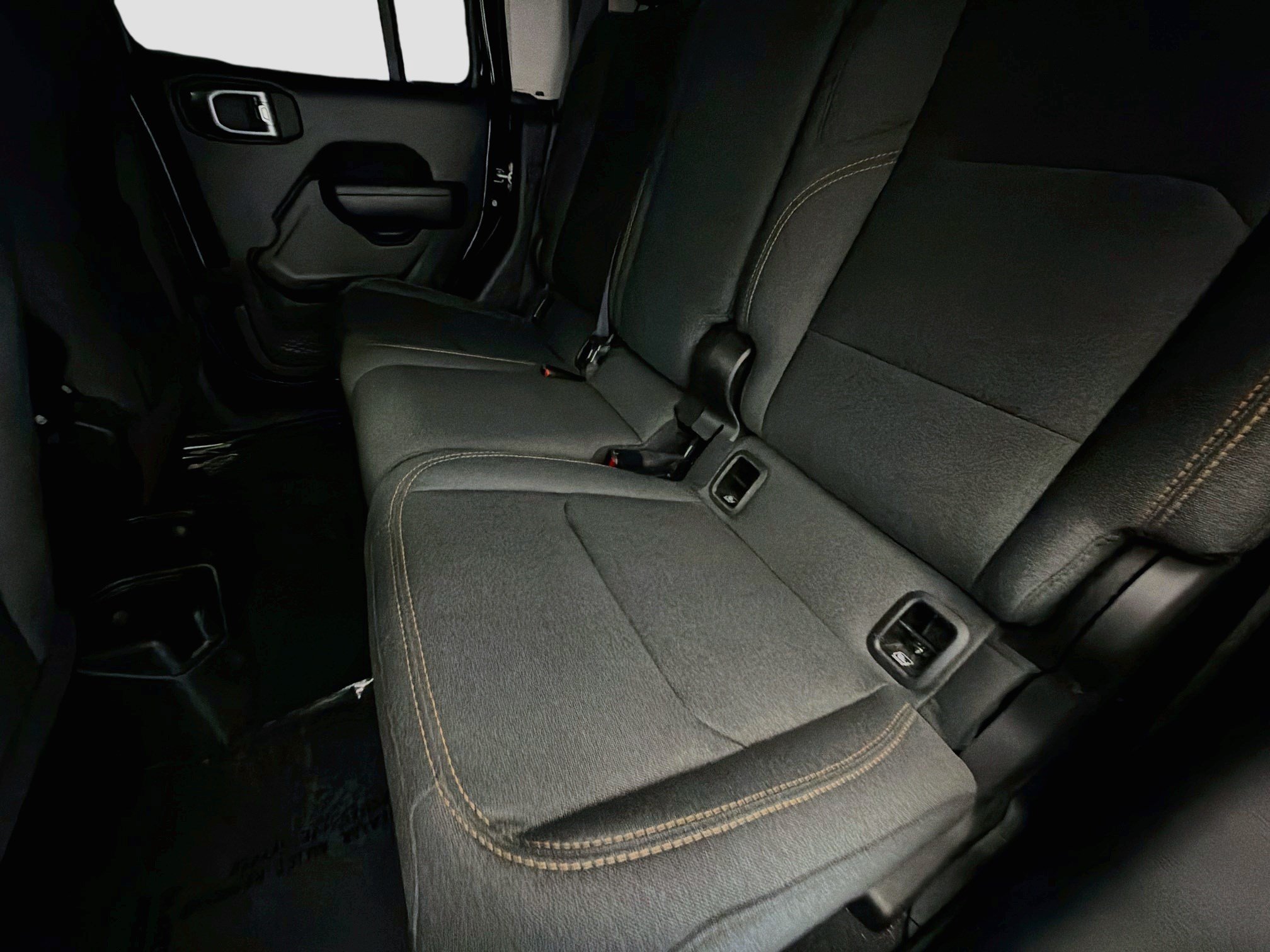 Used 2024 Jeep Gladiator Sport AWD/4WD image 13