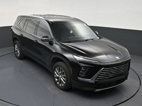 Used 2025 Buick Enclave Preferred w/ Power Package FWD image 18