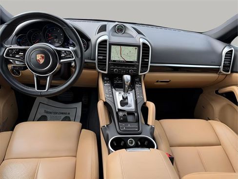 Used 2016 Porsche Cayenne image 22