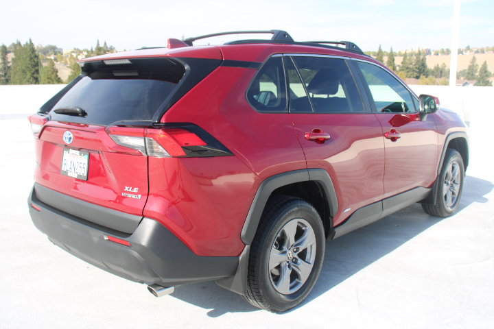 Certified 2024 Toyota RAV4 XLE w/ Convenience Package AWD/4WD image 3