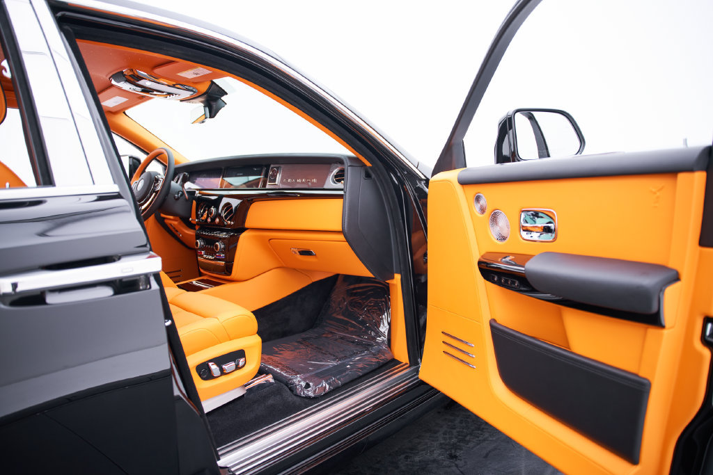 Used 2026 Rolls-Royce Phantom Sedan RWD image 37