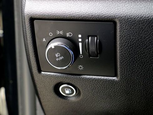 Used 2020 Jeep Grand Cherokee Limited image 20