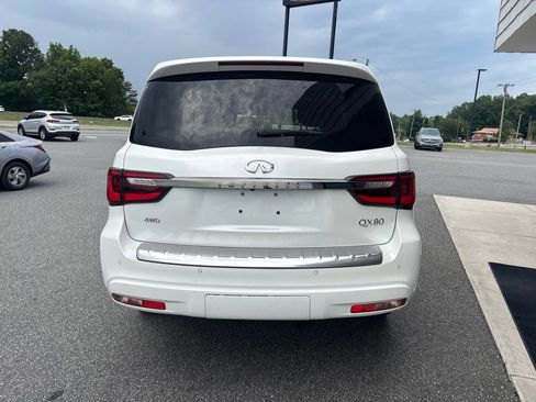 Used 2024 INFINITI QX80 Sensory AWD/4WD image 8