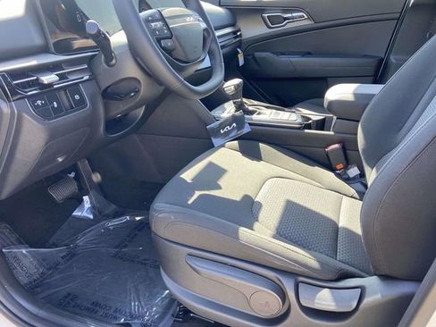 New 2026 Kia Sportage LX FWD image 10