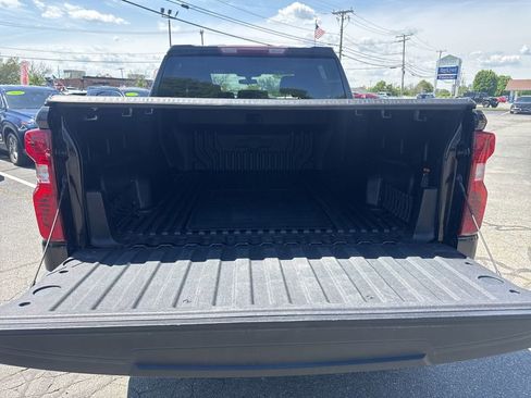 Used 2022 Chevrolet Silverado 1500 LT AWD/4WD image 7